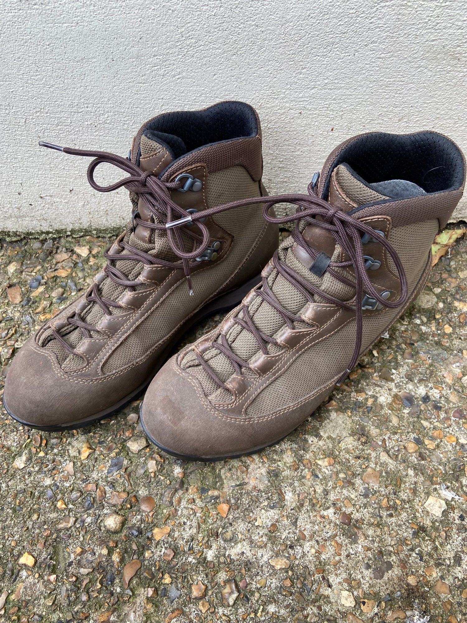 British Army Issue AKU Combat Boots Grade 1 used condition