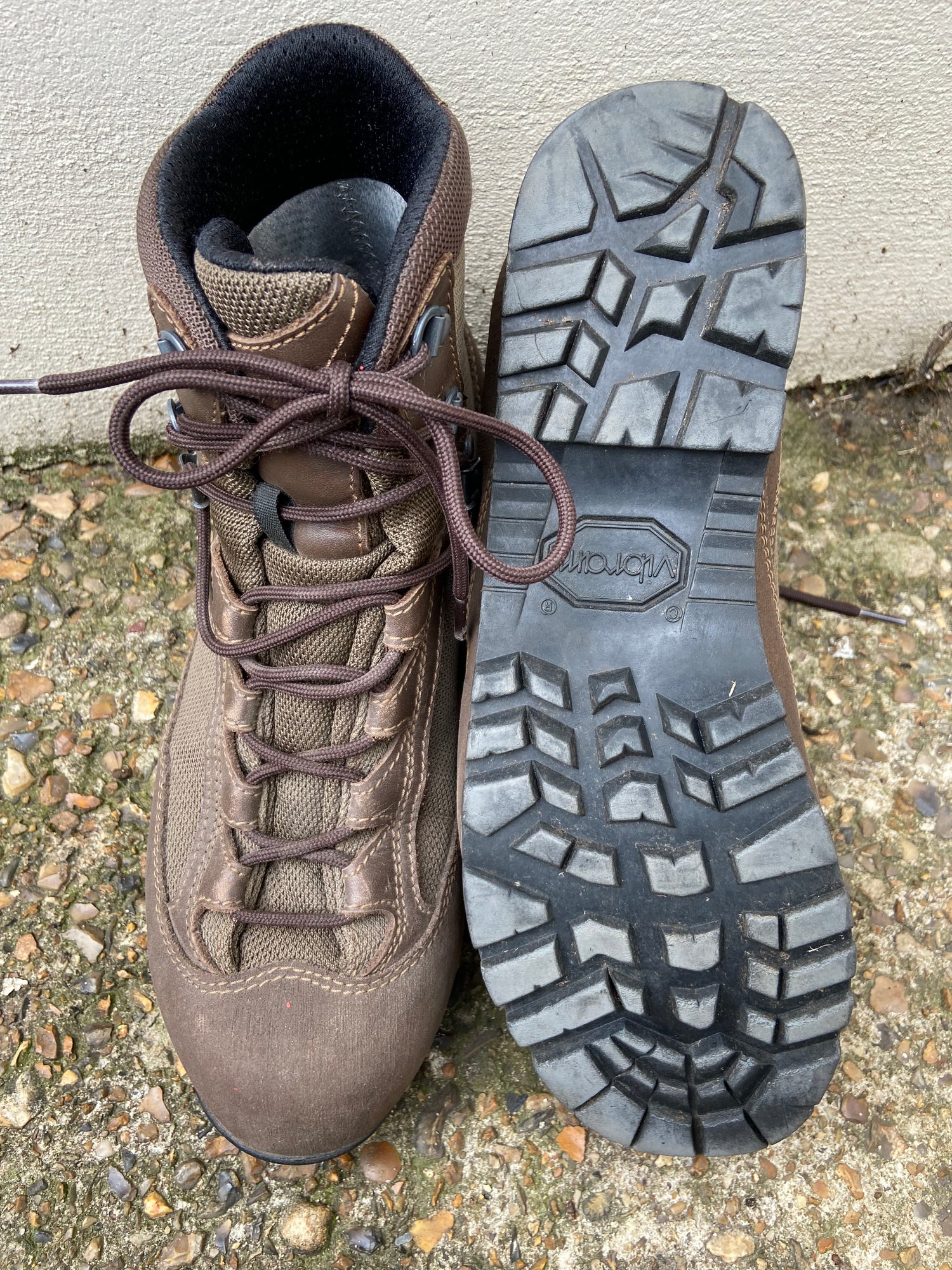 British Army Issue AKU Combat Boots Grade 1 used condition