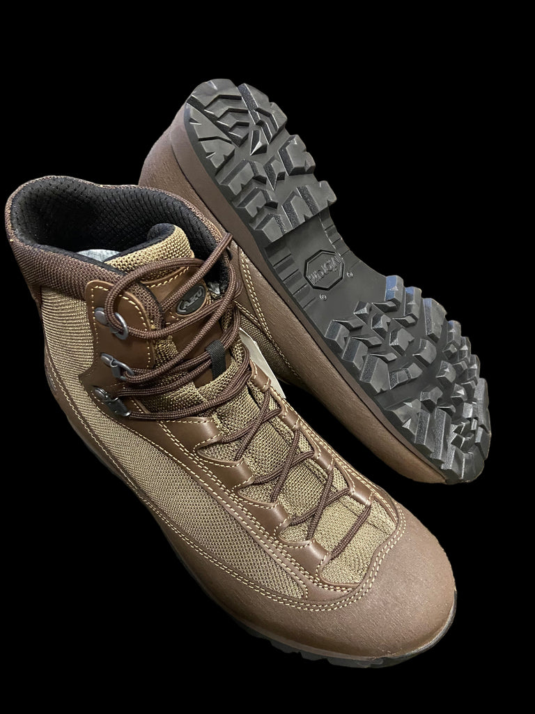 AKU Pilgrim GTX Combat Brown NEW