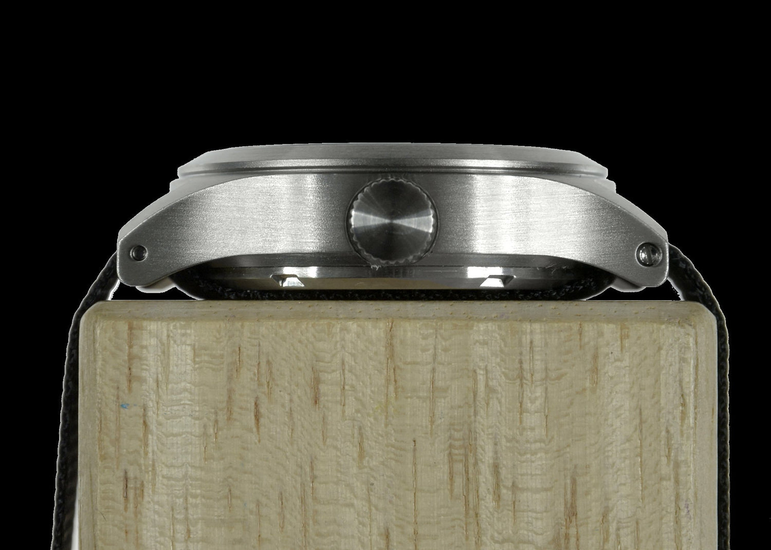 MWC Classic Watch - Limited Edition Classic 100m Water Resistant General Service Watch, 24 Jewel Automatic Movement with Date (Unbranded)