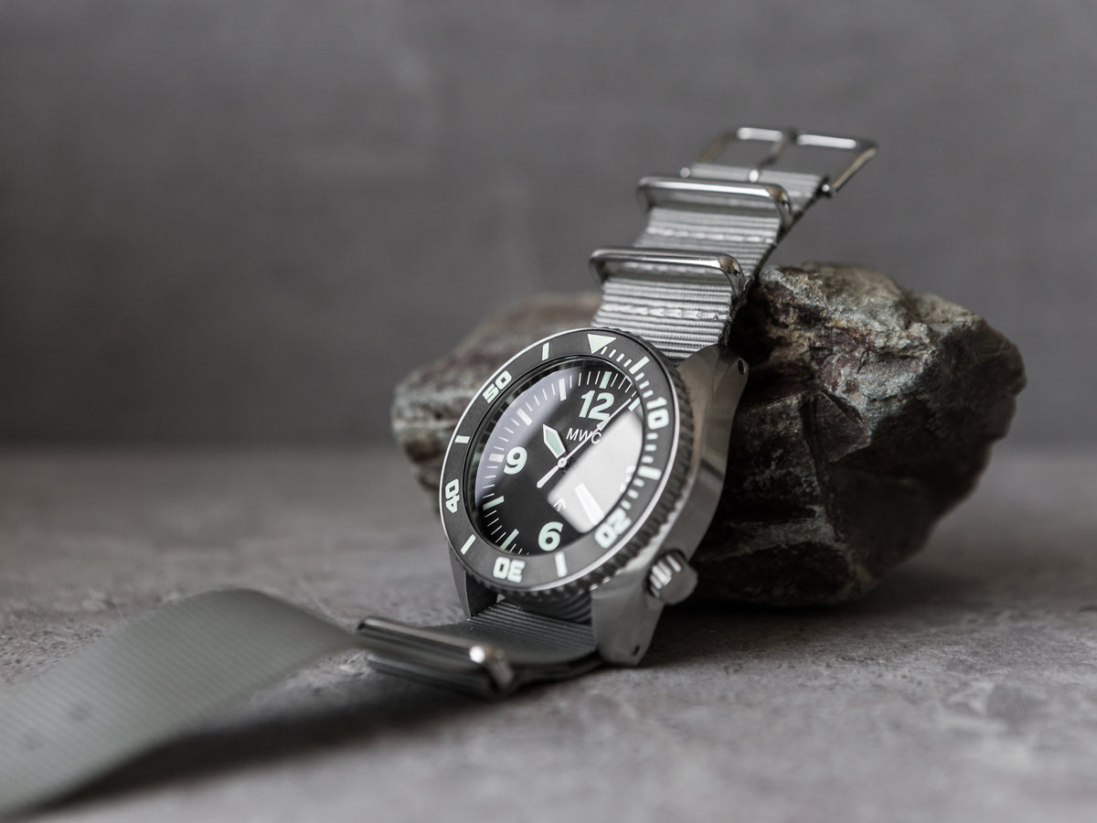 MWC Divers Watch - Depthmaster, 100atm / 3,280ft / 1000m Water Resistant Military Divers Watch, Stainless Steel Case, Helium Valve (Quartz)