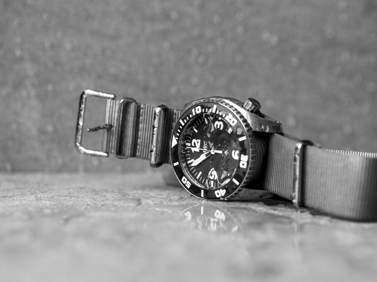 MWC Divers Watch - Depthmaster, 100atm / 3,280ft / 1000m Water Resistant Military Divers Watch, Stainless Steel Case, Helium Valve (Quartz)