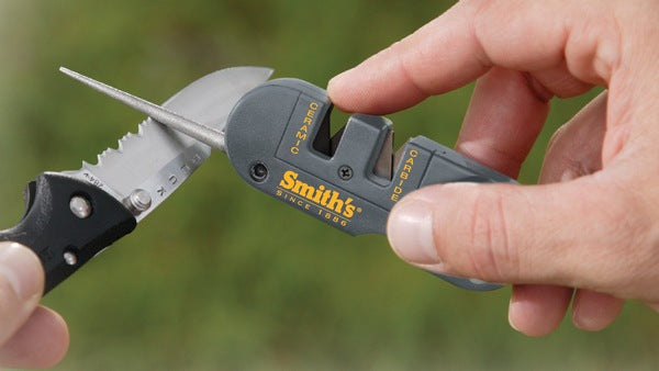  Smith's PP1 Pocket Pal Knife Sharpener Preset Carbide & Ceramic  Stone Sharpeners Fold-Out Diamond Coated Rod Outdoor Hunting Knife & Hook  Sharpener, Handheld, Compact, Lightweight, Multiuse : Everything Else