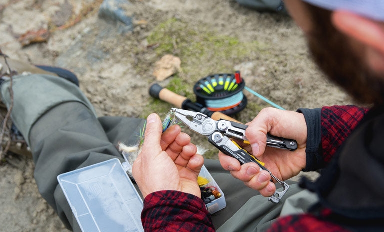 Leatherman Signal Multi-Tool - Coyote & Black + Nylon Pouch